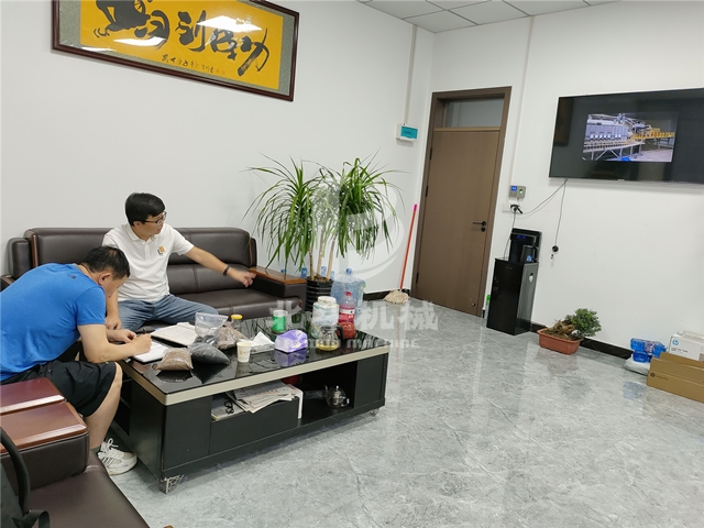 垃圾骚片AV蜜桃精品一区成熟的技术让客户印象深刻