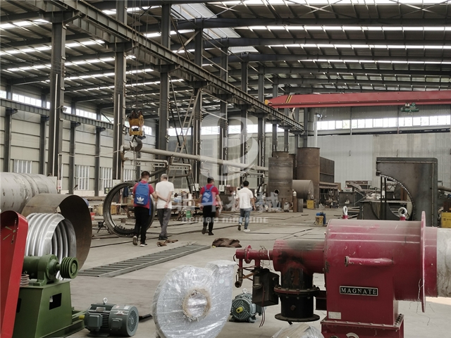 客户参观我厂生产车间,多种类型的骚片AV蜜桃精品一区供选择