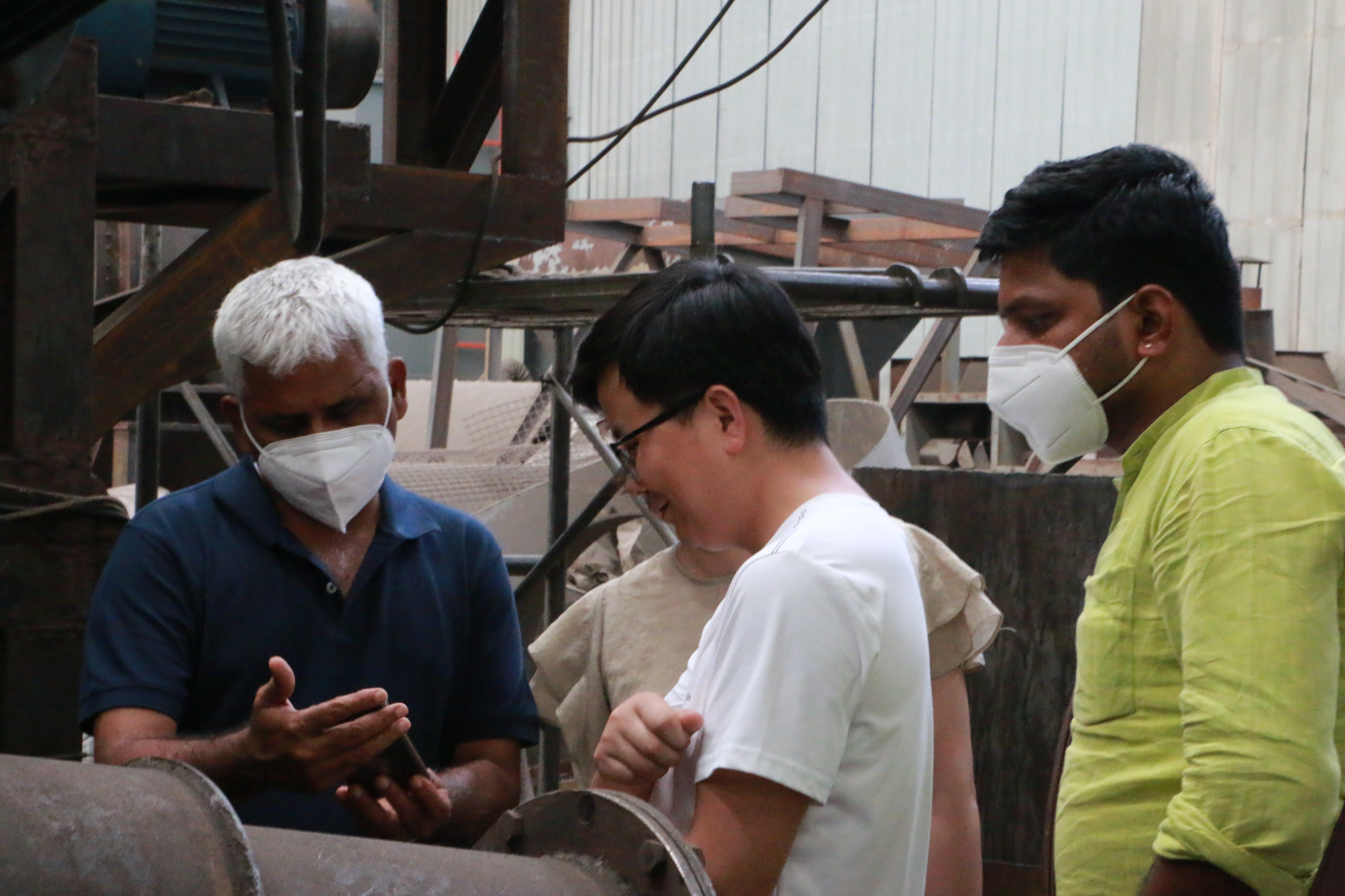 印尼客户的椰壳骚片AV蜜桃精品一区考察之旅