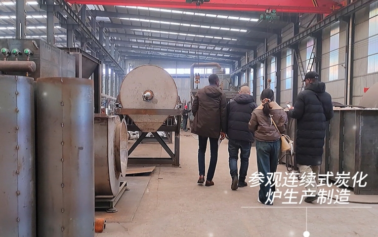 不远万里来考察,非洲客户到巩义白丝紧致爆乳自慰喷水AV蜜桃机械之行